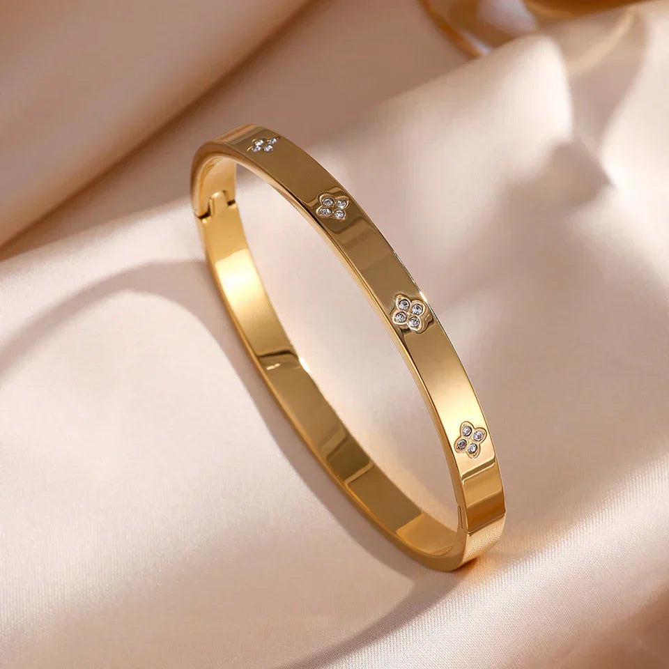 Elegante Armreife in verschiedenen Designs