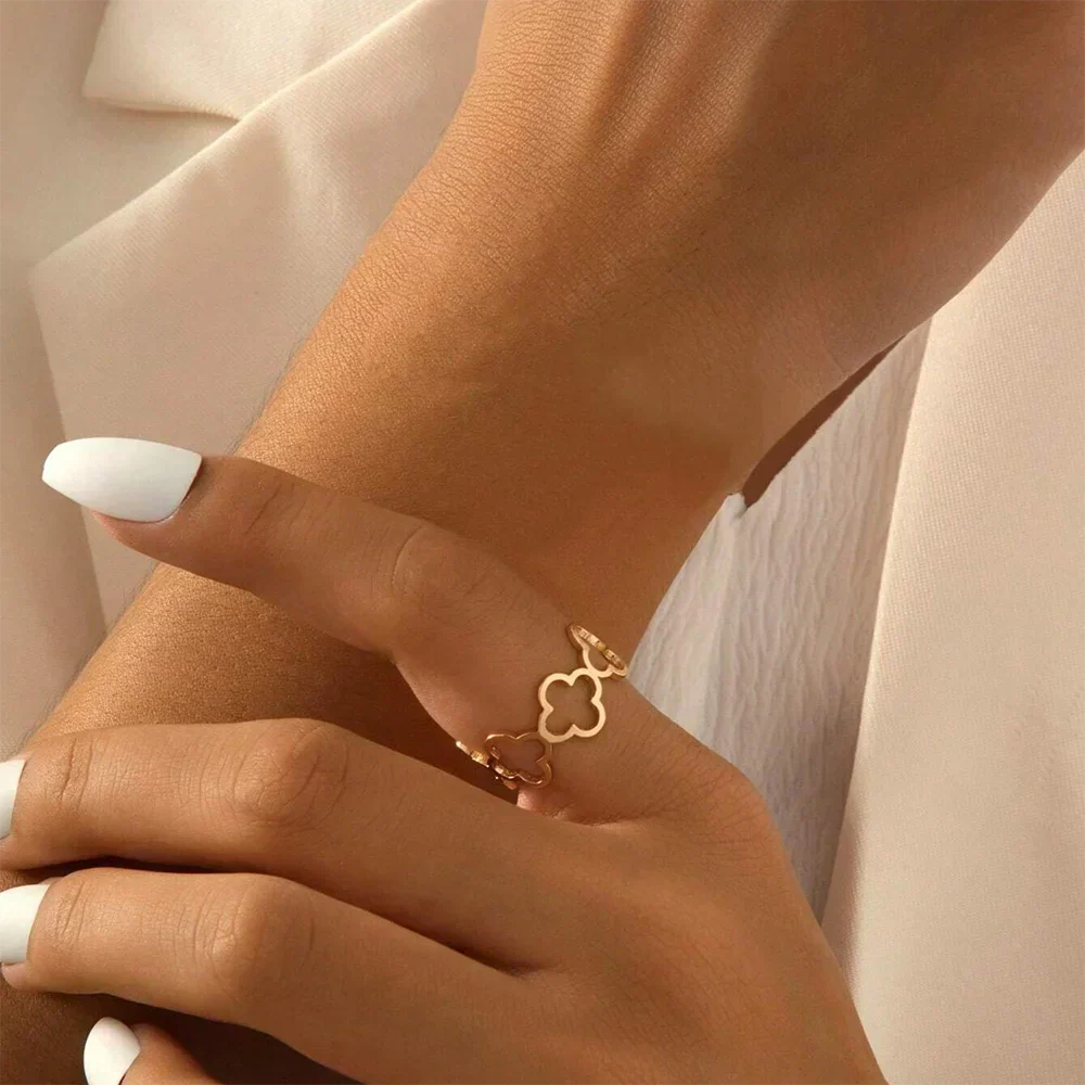 Eleganter Ring mit filigranem Muster, zeitlos und elegant