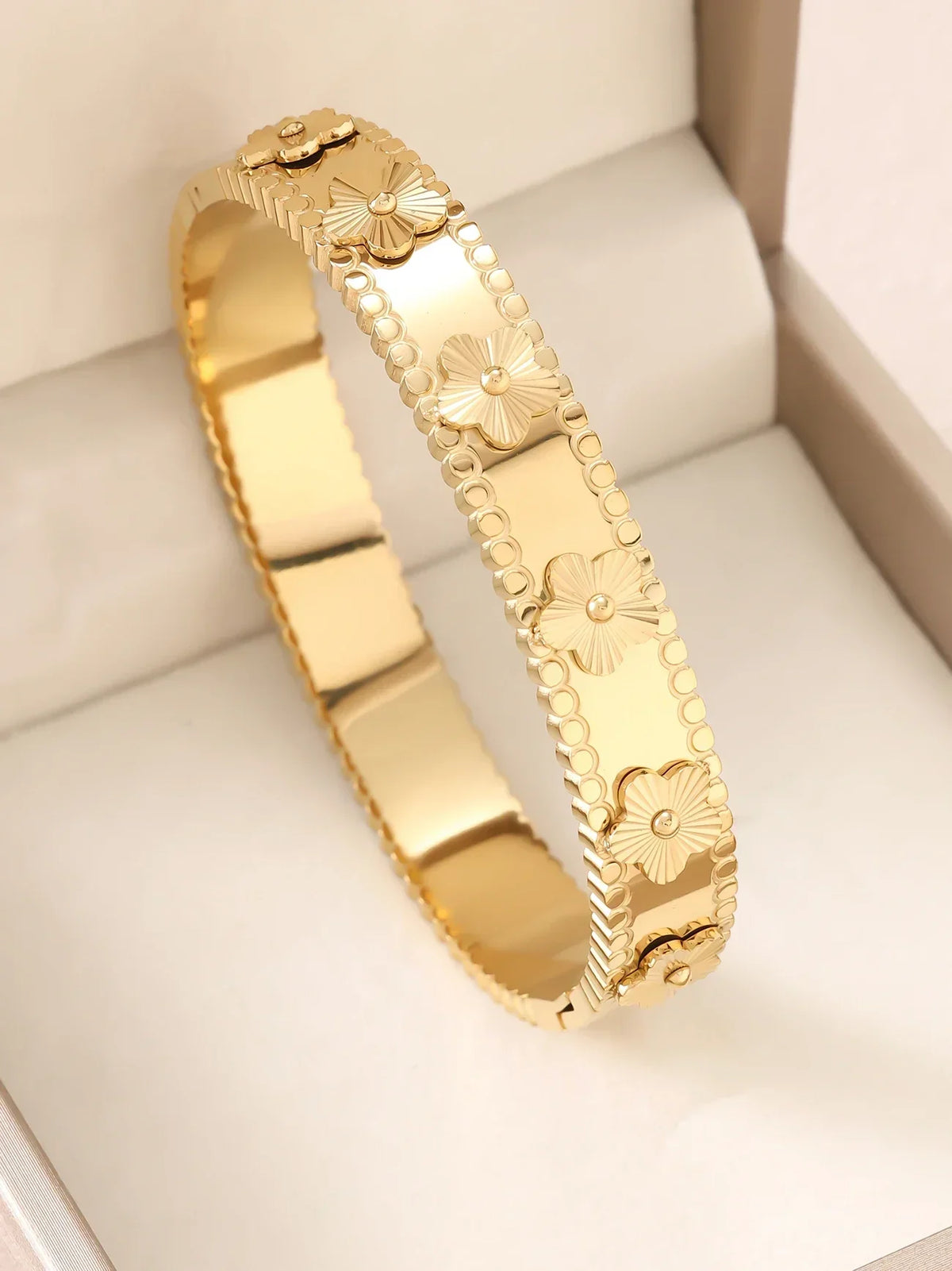 Eleganter Armreif/ elegante Armketten in verschiedenen Designs