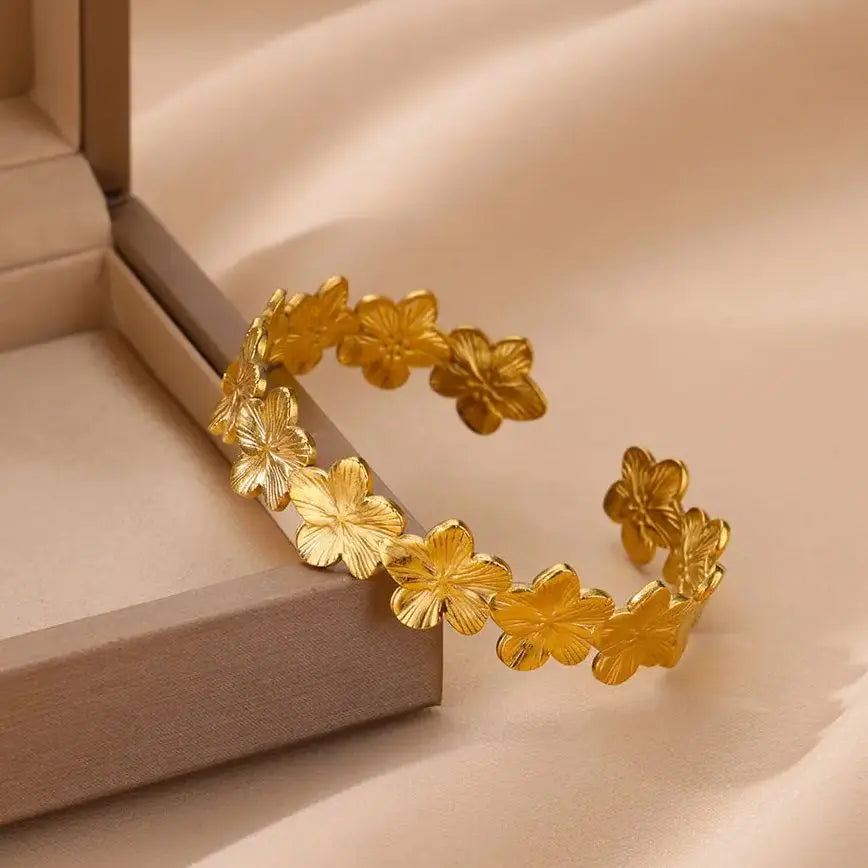 Elegante Armreife in verschiedenen Designs