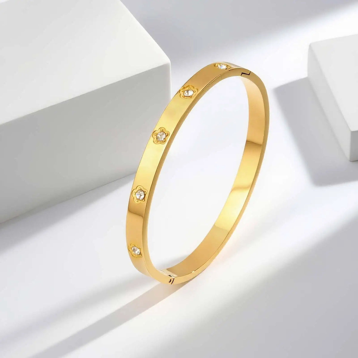 Eleganter Armreif in verschiedenen Designs