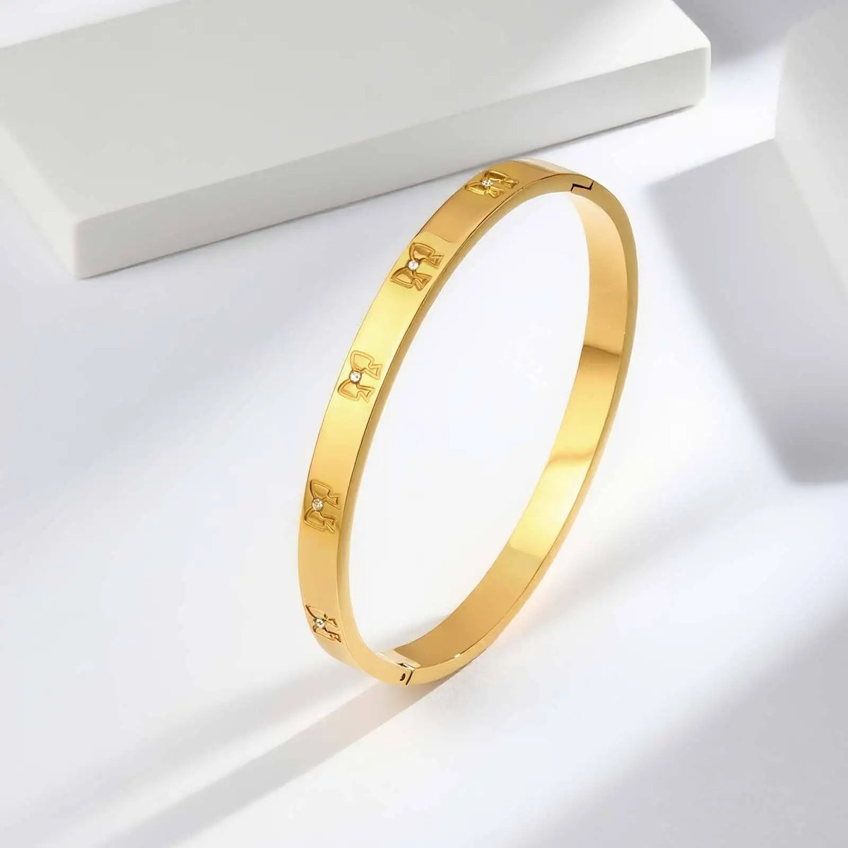 Eleganter Armreif in verschiedenen Designs