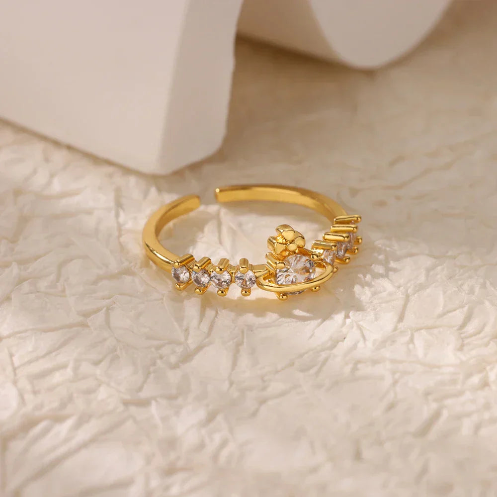 Elegante Ringe in Gold, verschiedene Designs