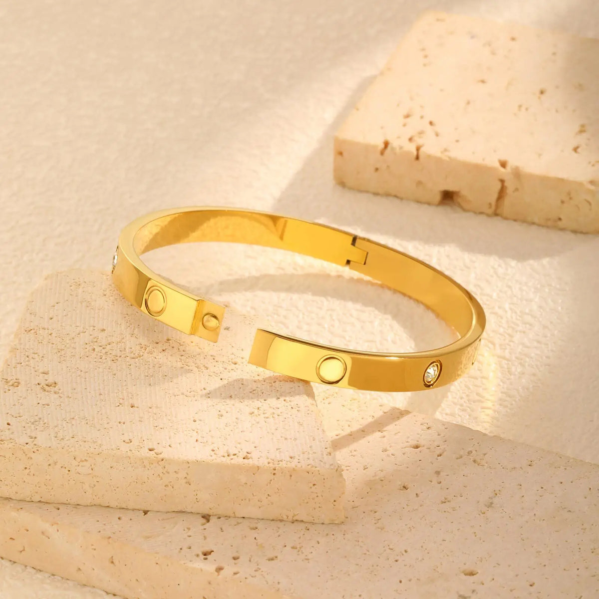 Eleganter Armreif in verschiedenen Designs