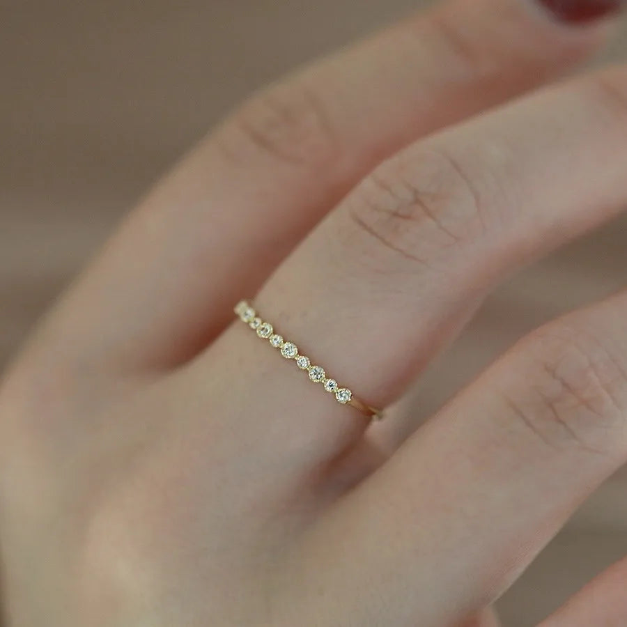 Eleganter, schmaler Ring