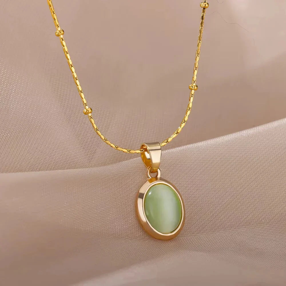 Elegante Halskette mit verschiedenen Edelstein - Anhängern
