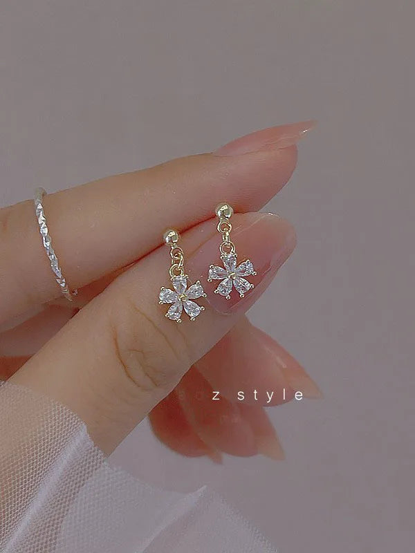 Zierliche, elegante Ohrringe - verschiedene Designs
